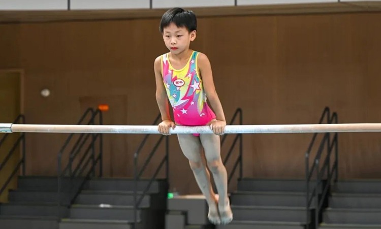 棒球与社会工作大联盟基金会如何通过棒球培训改善贫民区的青少年教育