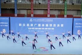 95后开养老院，带爷爷奶奶组建电竞队，主播直呼惹不起